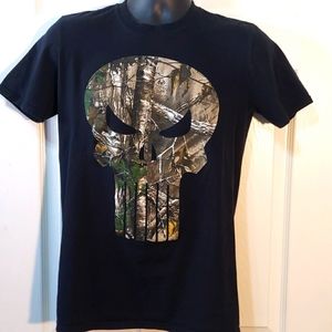 Marvel Comics/Real Tree "The Punisher"  black and Camo graphic T